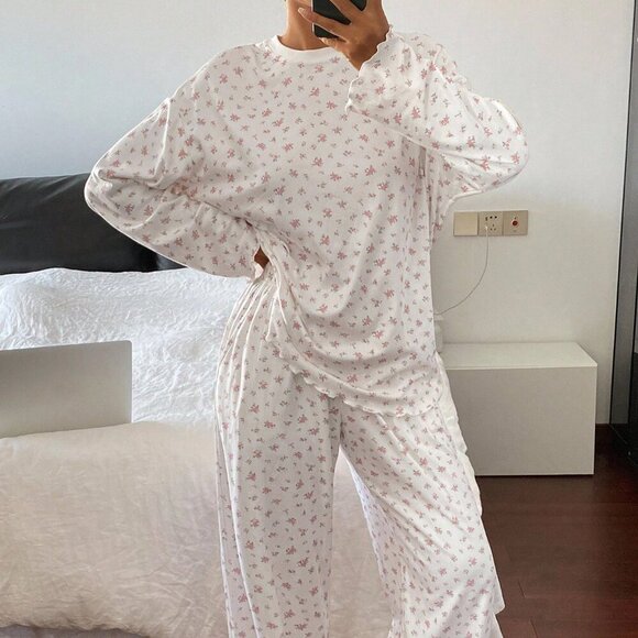 Grey Casual Women's Ditsy Floral Loose & Comfortable Pajama Set - Picture 3 of 7